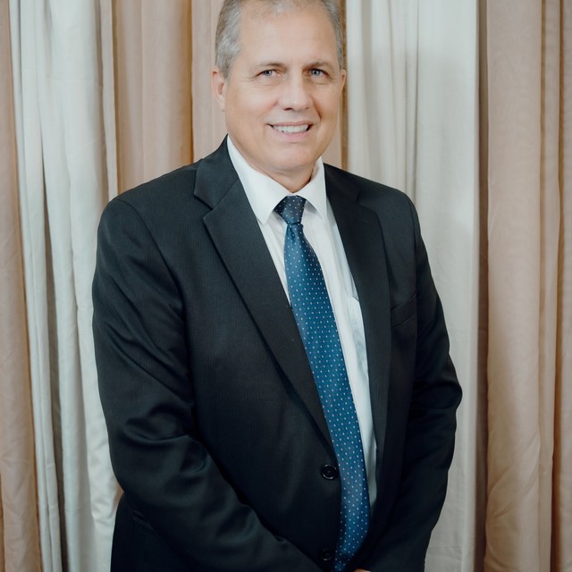 Dorvalino Garbelini, advogado inscrito na OAB/PR sob o número 128.780.
